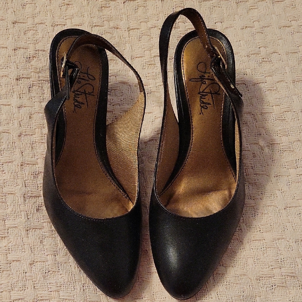 Life Stride Black Pointed Slingback Heels